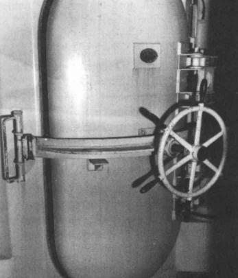 Tür einer Gaskammer, die in den USA für Einzelexekutionen eingesetzt wurde