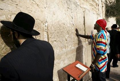 Akon prays at the Western Wall in Jerusalem.