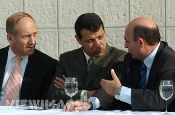 Fatahs Dahlan beteween Israels Olmert and Mofaz