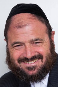 Le Rabbin Yakov Horowitz, qui est poursuivi par un délinquant sexuel coupable d'avoir abusé d'un enfant, Yona Weinberg. Horowitz est un fondateur de la Yeshiva Darchei Noam de Monsey et directeur du Center for Jewish Family Life (Crédit : Yakov Horowitz).